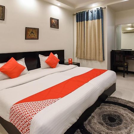 Oyo Flagship 18940 Hotel Swathi Нью-Дели Экстерьер фото