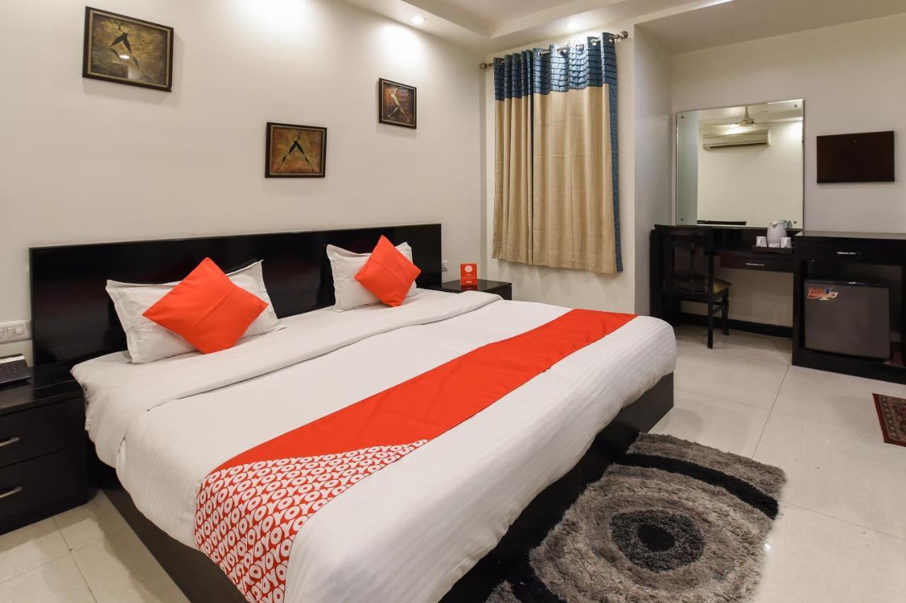 Oyo Flagship 18940 Hotel Swathi Нью-Дели Экстерьер фото