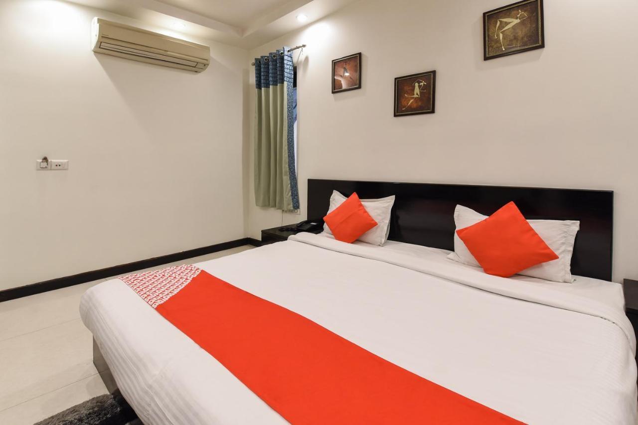 Oyo Flagship 18940 Hotel Swathi Нью-Дели Экстерьер фото