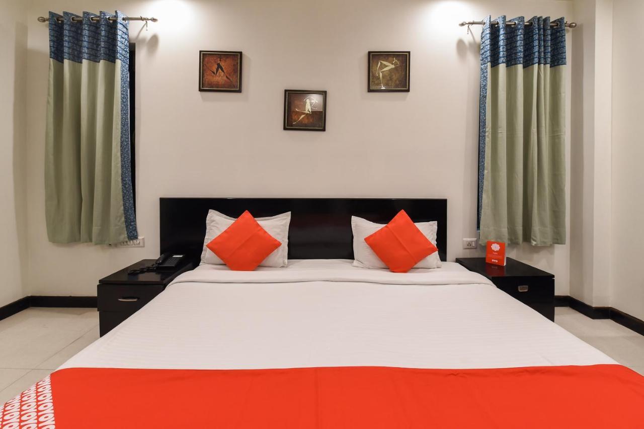 Oyo Flagship 18940 Hotel Swathi Нью-Дели Экстерьер фото